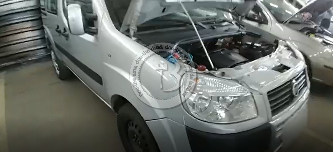 LOTE 004 FIAT DOBLO  Essence 1 8 Flex 16V 5p 2017
