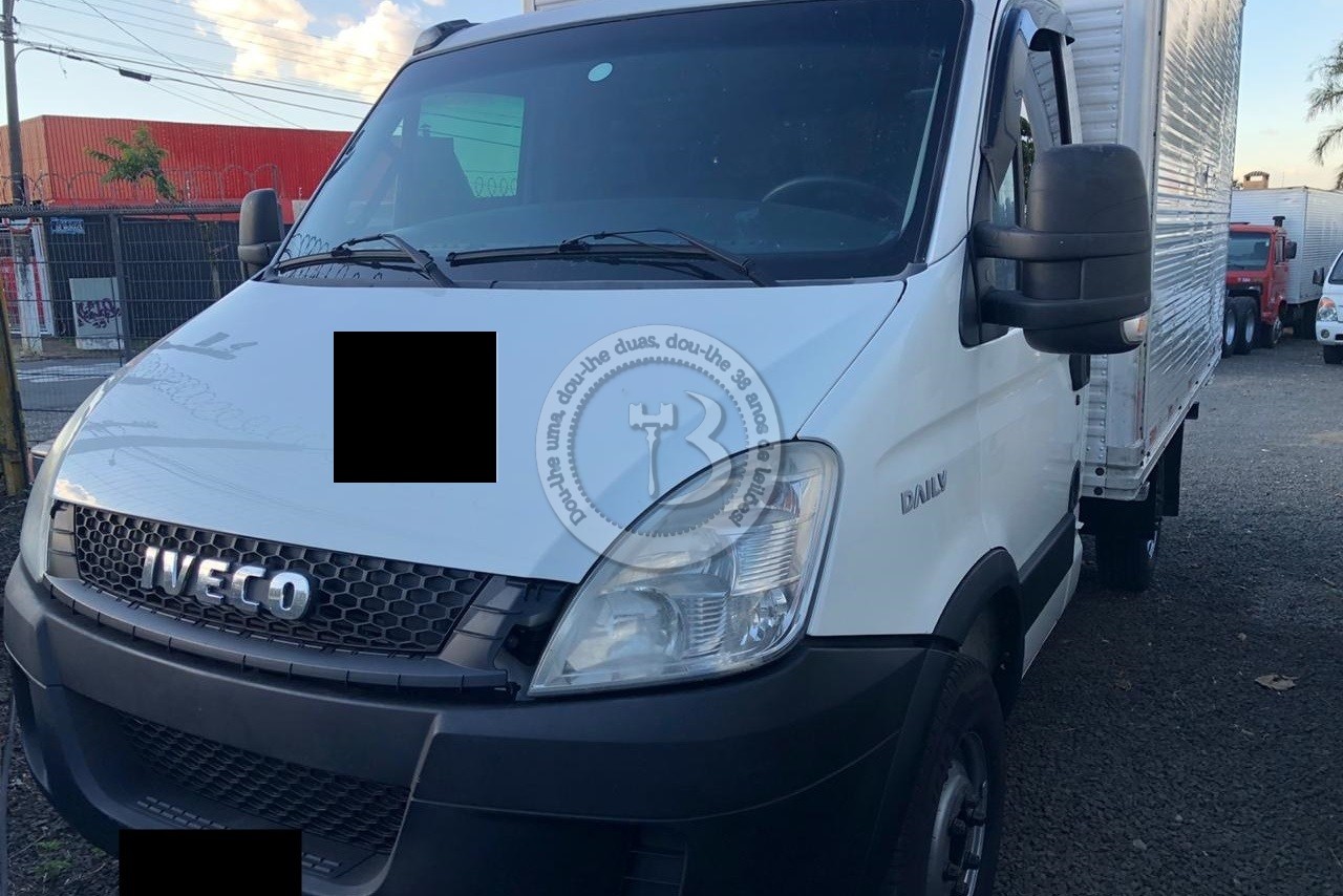 LOTE 018 IVECO DAILY  Chassi 35s14 2013