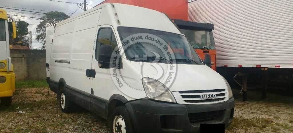LOTE 022 IVECO DAILY FURGÃO 35S14 2009