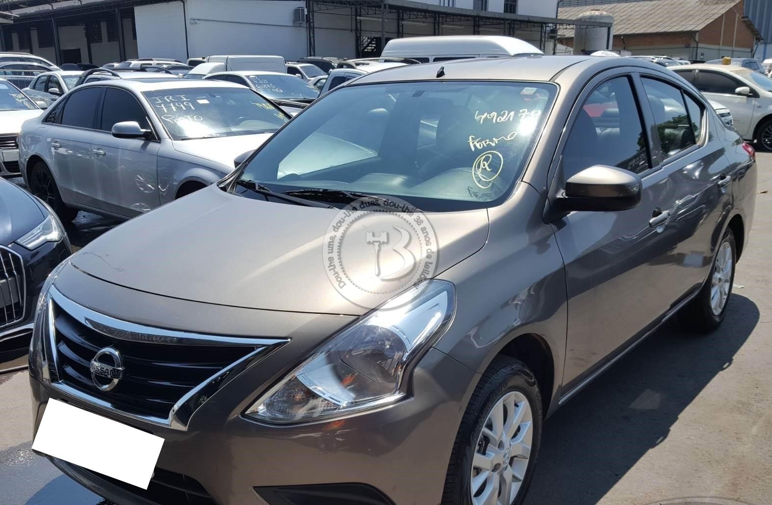 LOTE 040 NISSAN VERSA 2016