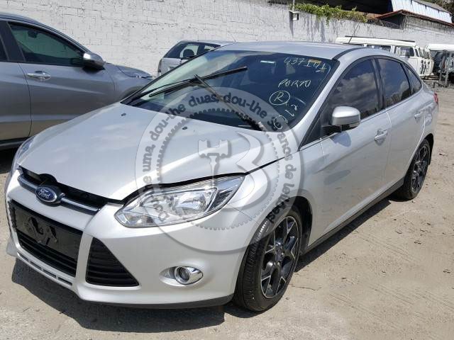 LOTE 012 FORD FOCUS SEDAN TITANIUM POWESHIFT 2015