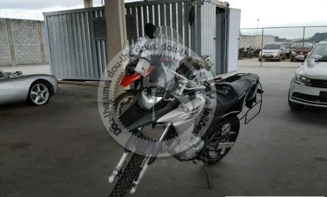 LOTE 015 HONDA XRE 300 2017