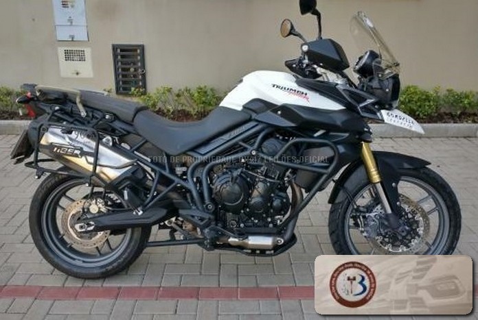 LOTE 008 Triumph - Tiger 800 2015