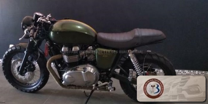 LOTE 012 Triumph - Thruxton 2015