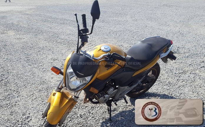 LOTE 007 HONDA CB 300 2011