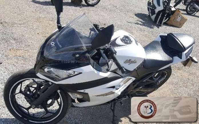 LOTE 018 KAWASAKI NINJA 300 2017