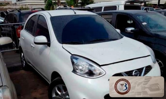LOTE 032 NISSAN MARCH  2015