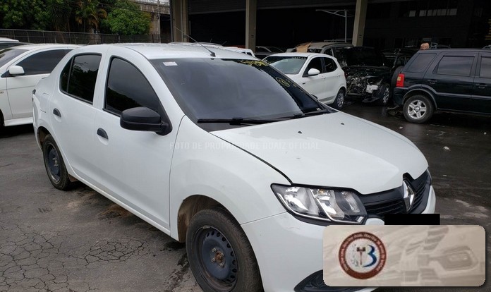 LOTE 044 RENAULT LOGAN AUTENTIQUE 1.0 12V SCE 2018