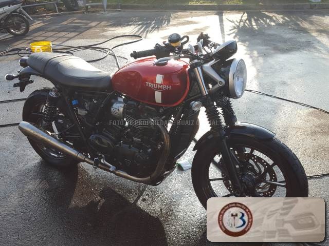 LOTE 006 TRIUMPH STREET TWIN 900 2016