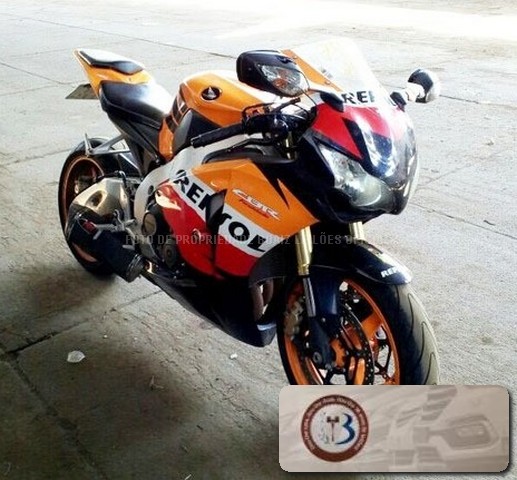 LOTE 008 HONDA CBR 1000 RR FIREBLADE 2015