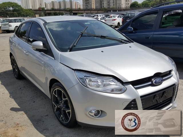 LOTE 009 FORD FOCUS SEDAN TITANIUM POWESHIFT 2015