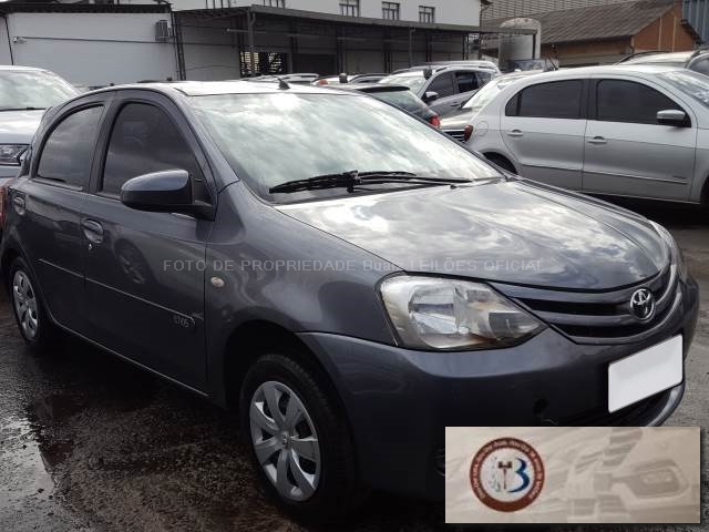 LOTE 045 TOYOTA ETIOS XS 1.5 16V 2015 flex