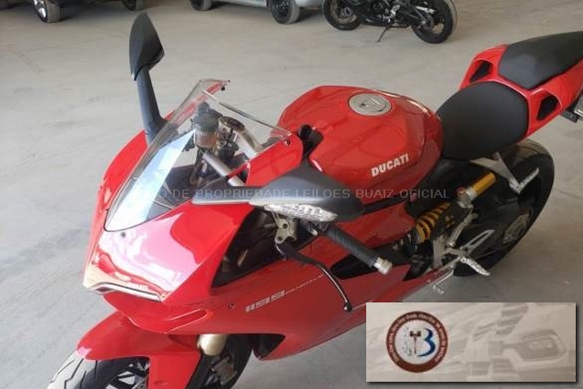 LOTE 006 DUCATI SUPERBIKE 1199 PANIGALE 2015
