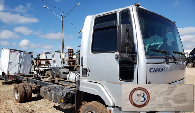 LOTE 002 FORD CARGO 816 S 4.5 TURBO 2013